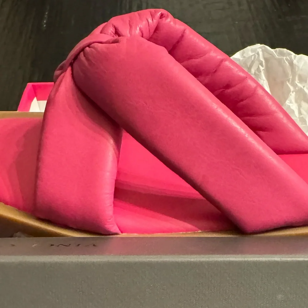 Hot Pink Vince Camuto Pink Napa Seda Women's Sandals 8 M NWT - Picture 6 of 9